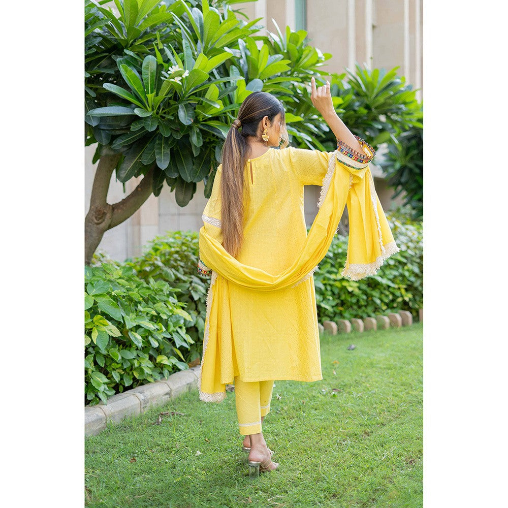 Ekavira Joshna Yellow Kurta with Pant & Dupatta for Women (Set of 3)