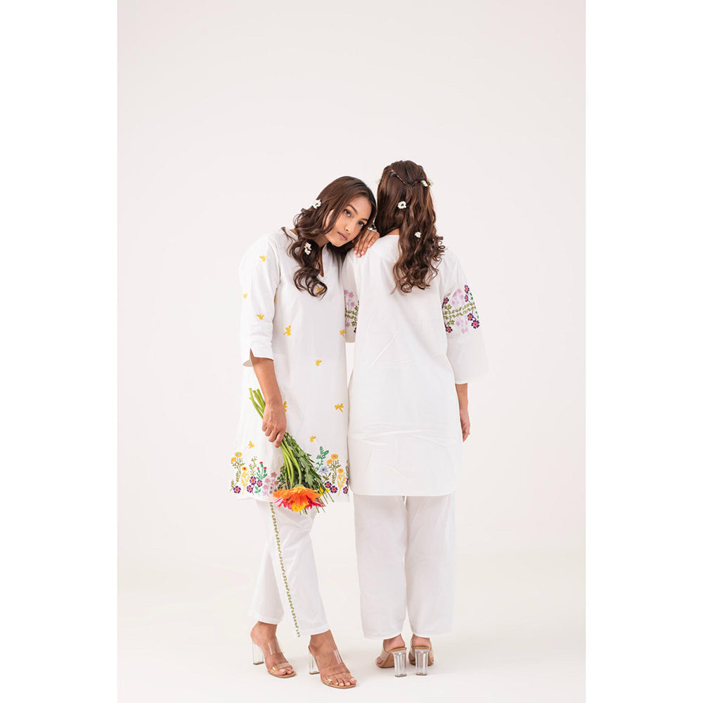 Ekavira Shakti Floral Printed Kurta and Pant (Set of 2)