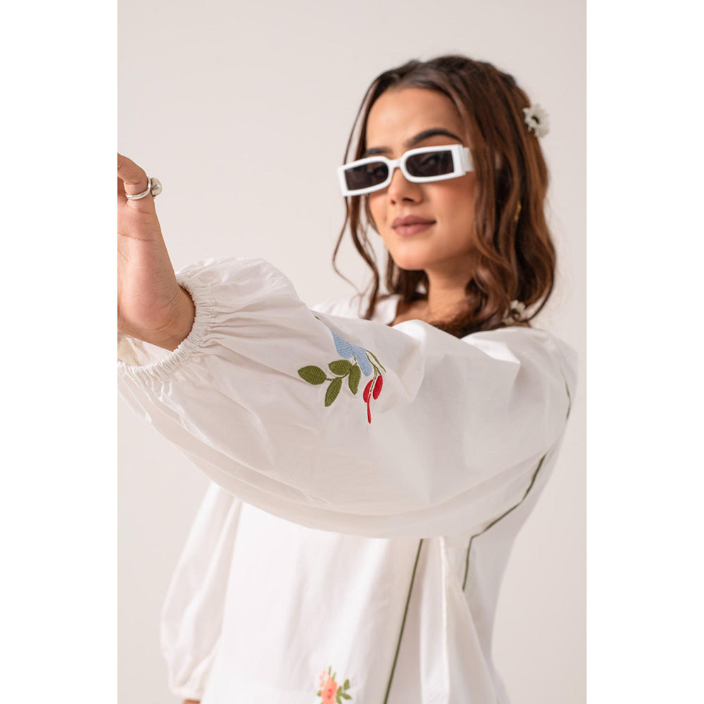 Ekavira Amba White Floral Print Kurta and Pant (Set of 2)