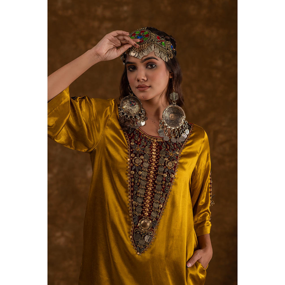 Ekavira Raahi Collection Rubina Solid Patch Work Kurta and Tulip Pant (Set of 2)