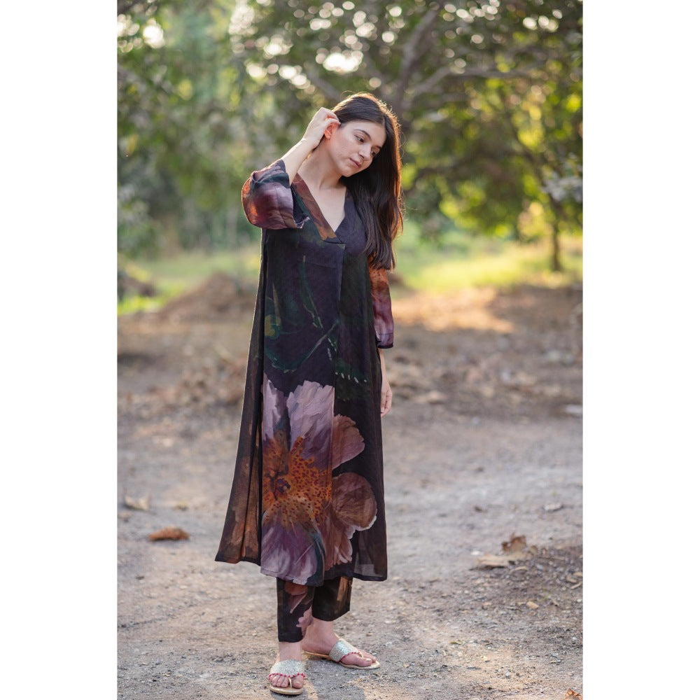 ETAR Liam A Line Long Kurta with Pant and Dupatta (Set of 3)