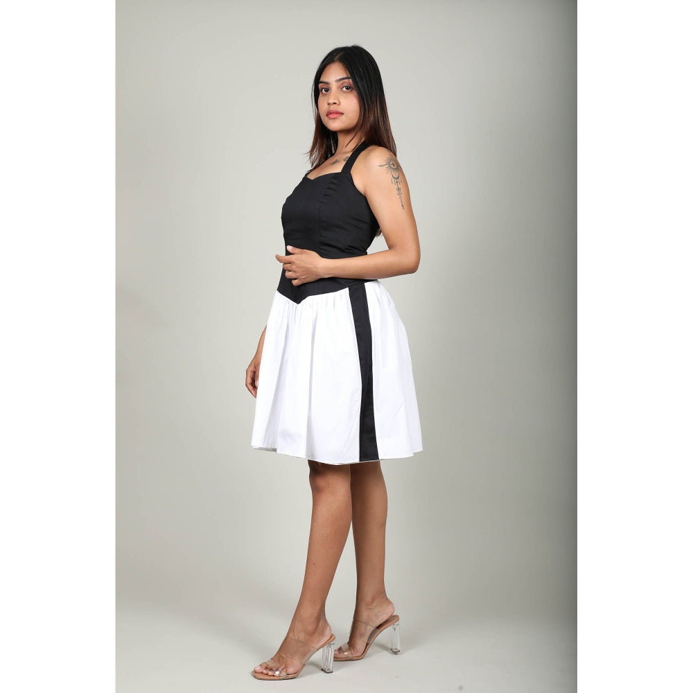 Fawn 24 Monochrome Knee Dress - Black
