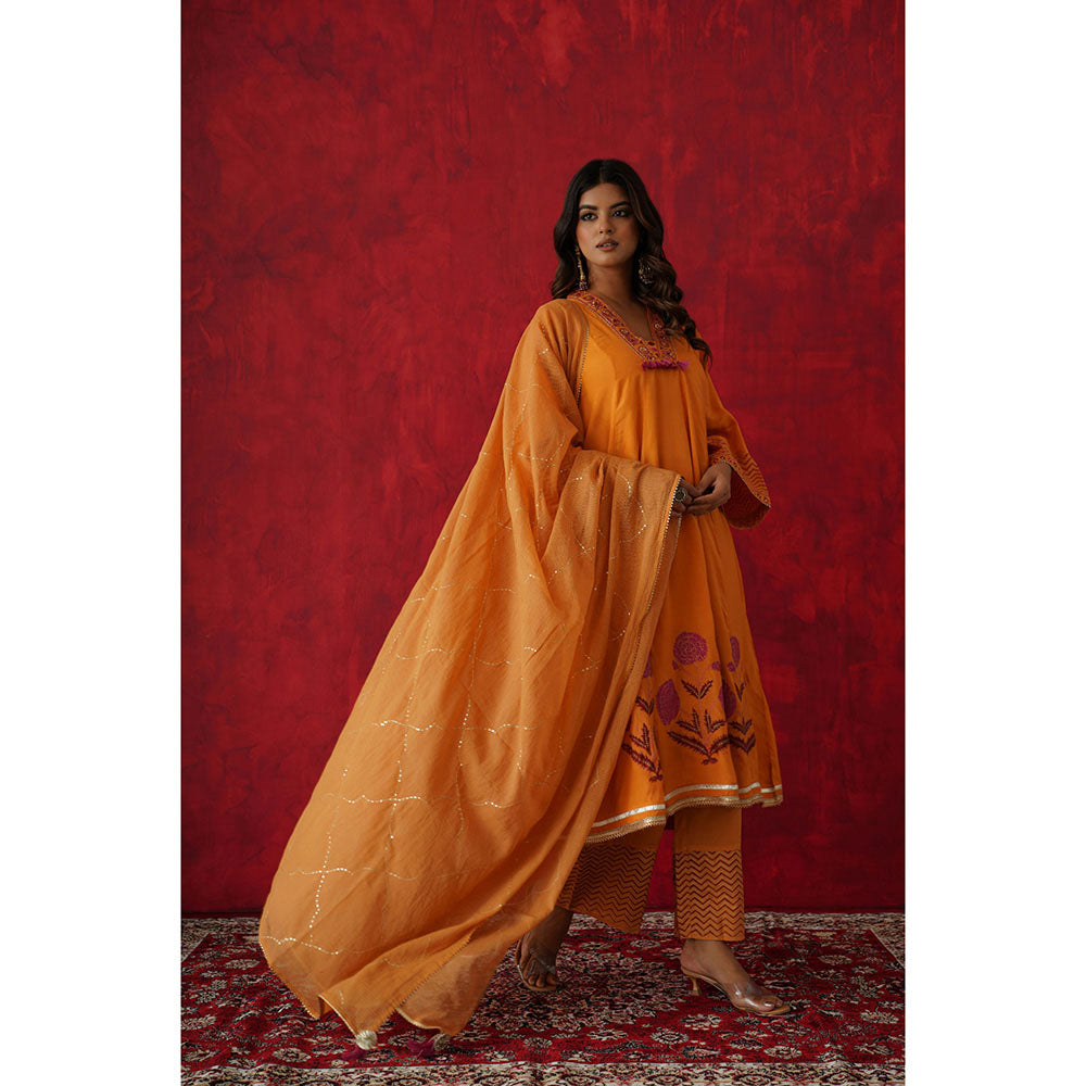 GANGA GRACE Women Art Silk Floral Orange Kurta with Pant and Dupatta
