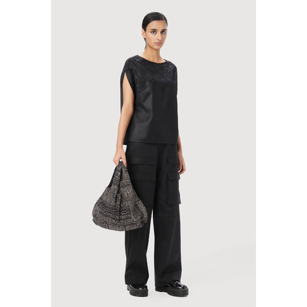 Genes Lecoanet Hemant Black Colour Viscose Solid Relaxed fit Wide Cargo Pant