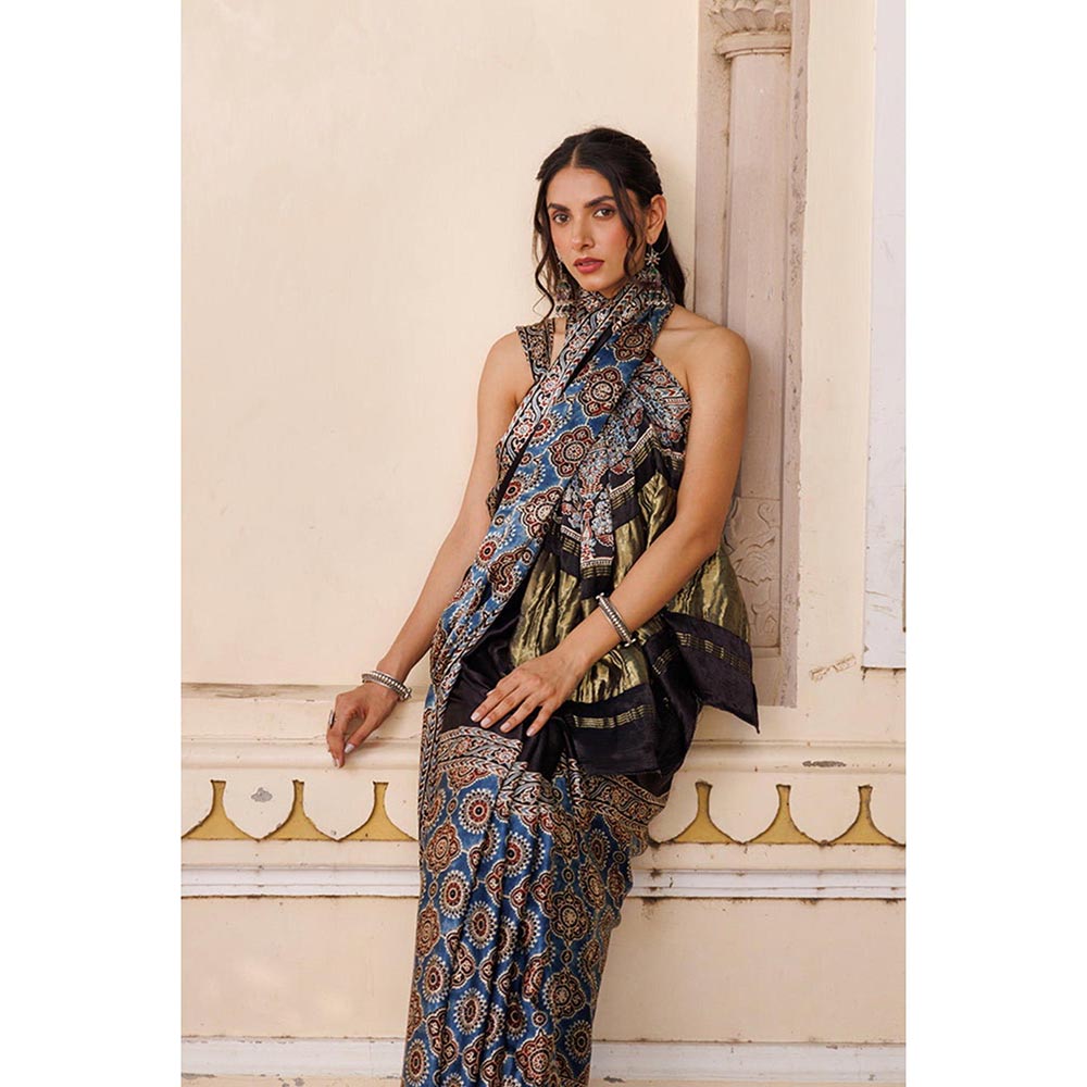 Geroo Luxe Women Black Silk Handloom Saree with Unstitched Blouse