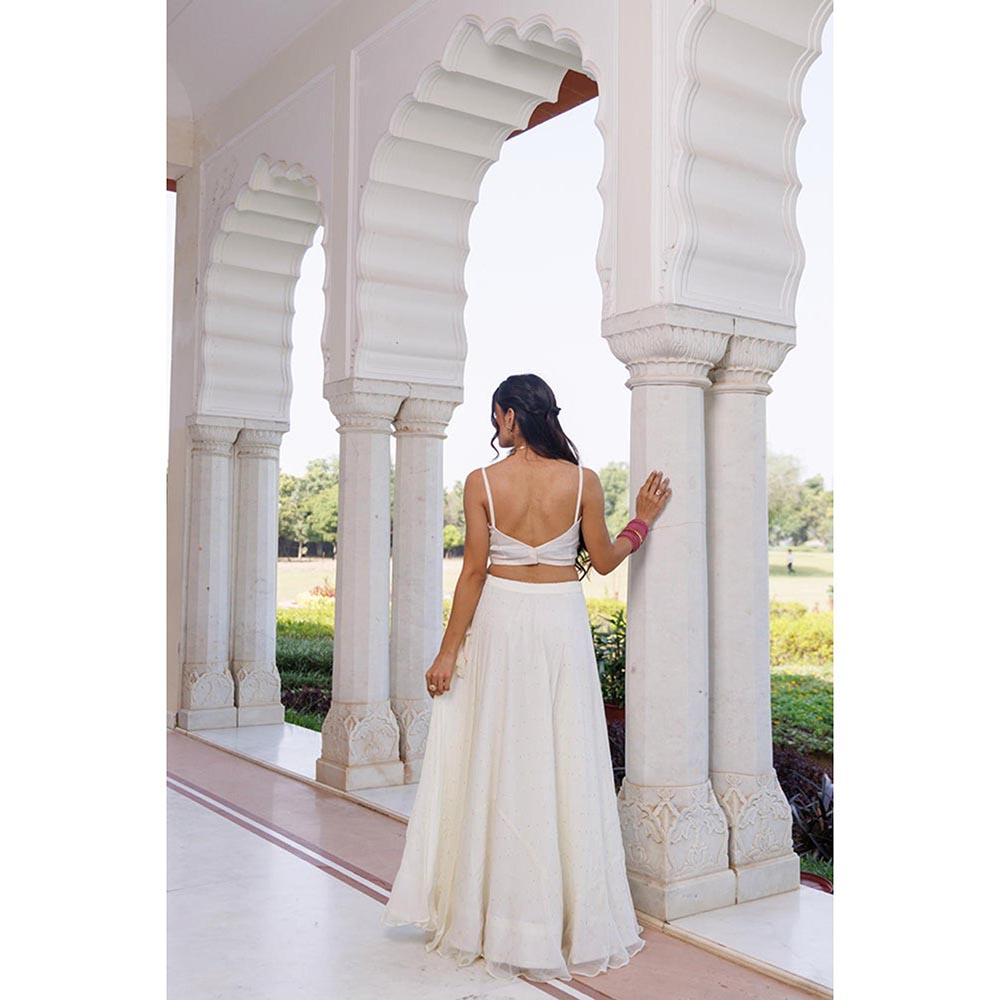 Geroo Luxe Women Off White Chiffon Lehenga with Unstitched Blouse and Dupatta