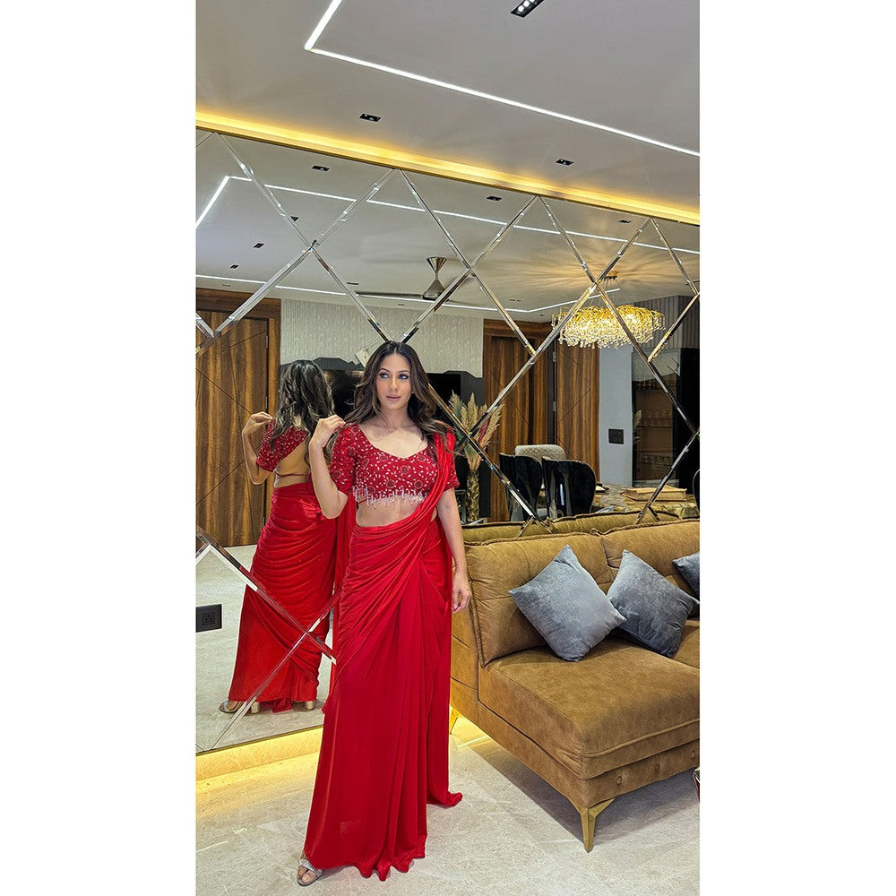 Glamique by Gungun Red Lycra Saree with Stitched Blouse
