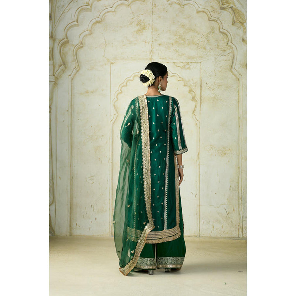 Gopi Vaid Lakshmi Kurta Set