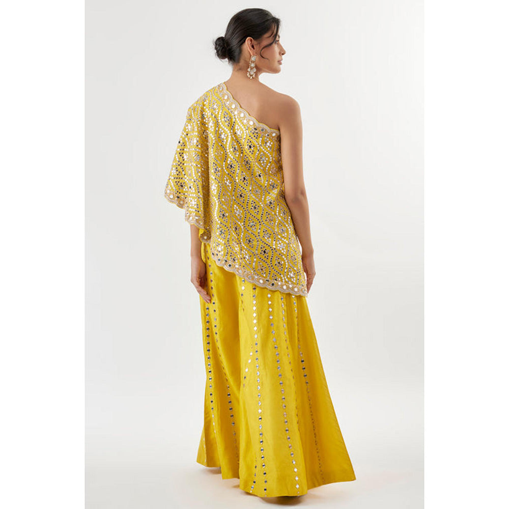 Gopi Vaid Joan Pant Set