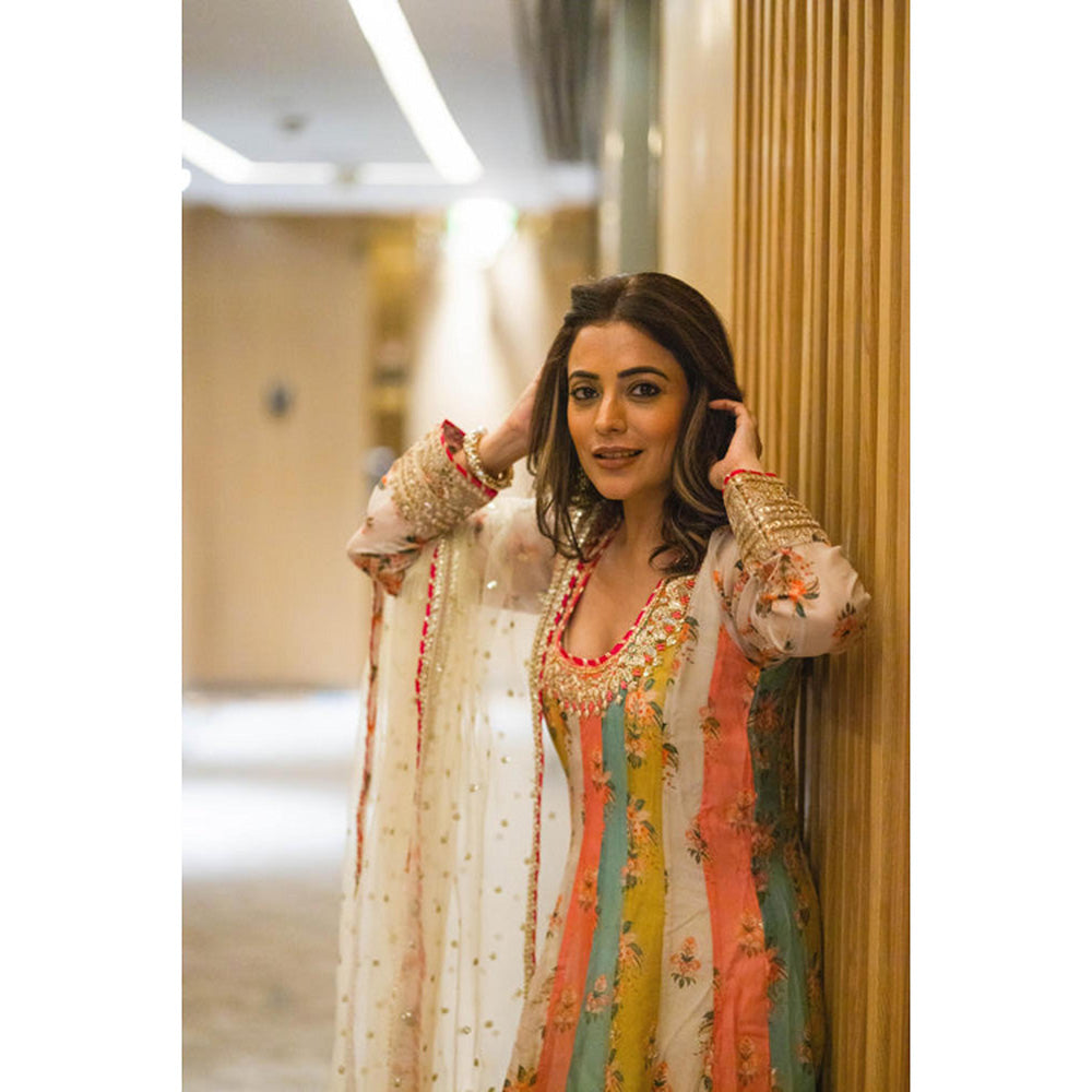 Gopi Vaid Nisha Aggarwal in Jaanki AG Set