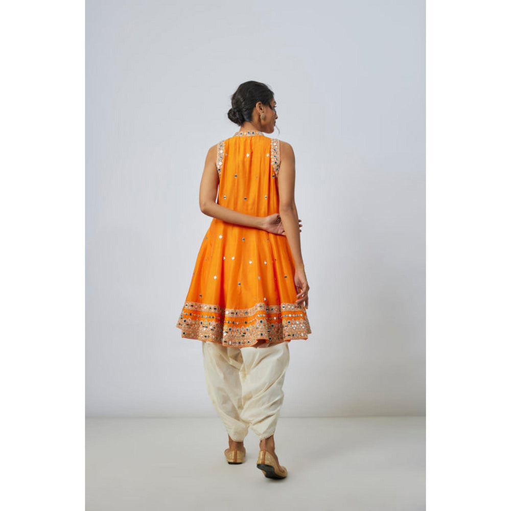 Gopi Vaid Gitashri Dhoti Set