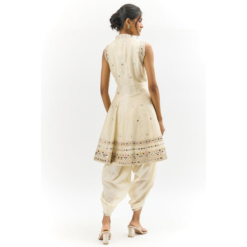 Gopi Vaid Gitashri Dhoti Set