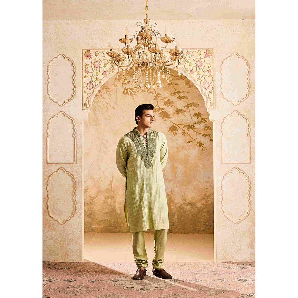 HISTORI Chanderi Men Green Embroidered Kurta with Churidar