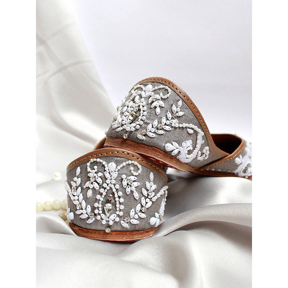 House of Vian Zahira Grey Embroidered Juttis