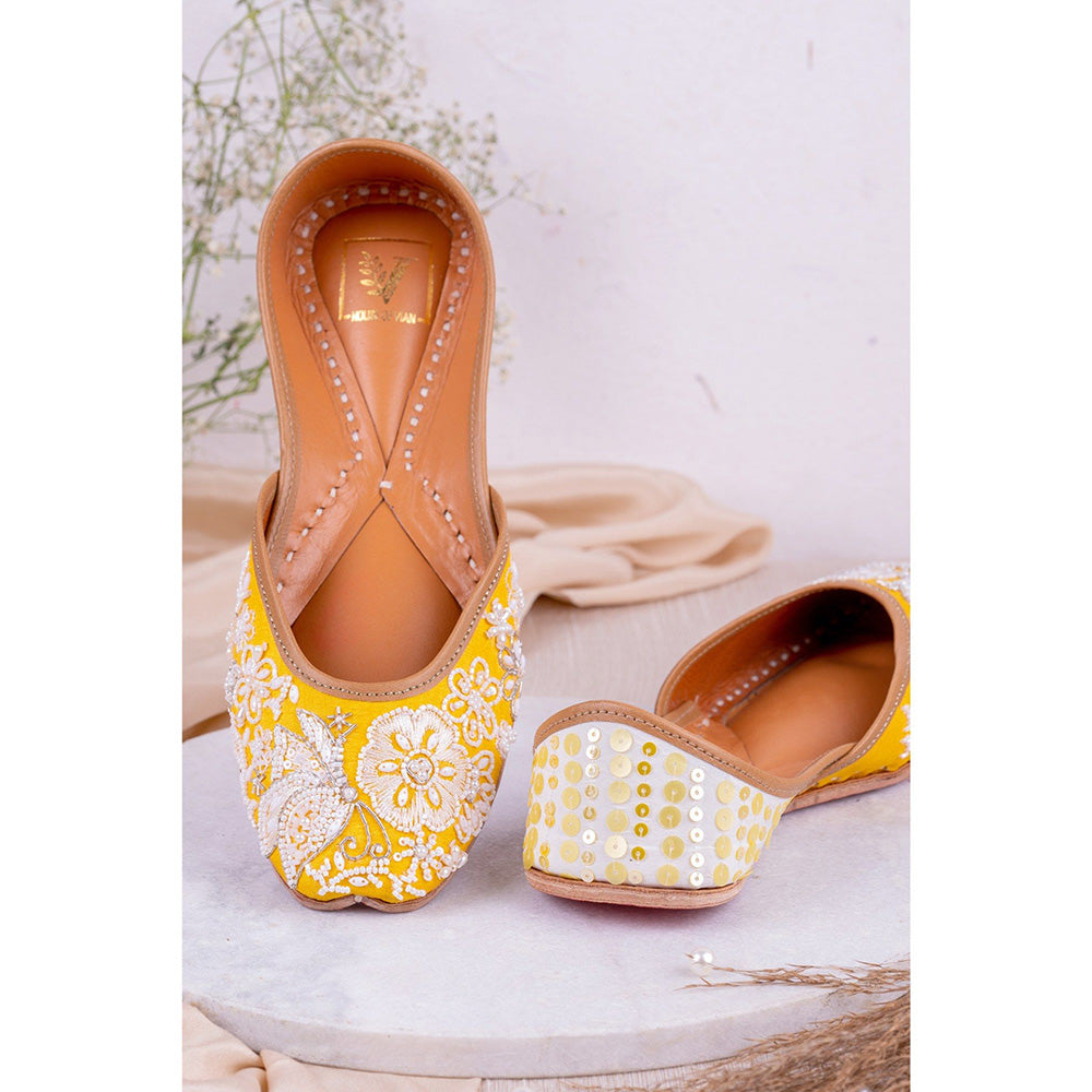 House of Vian Zariza Yellow embellished Juttis