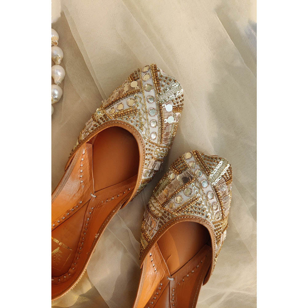 House of Vian Nazm Gold Embellished Juttis