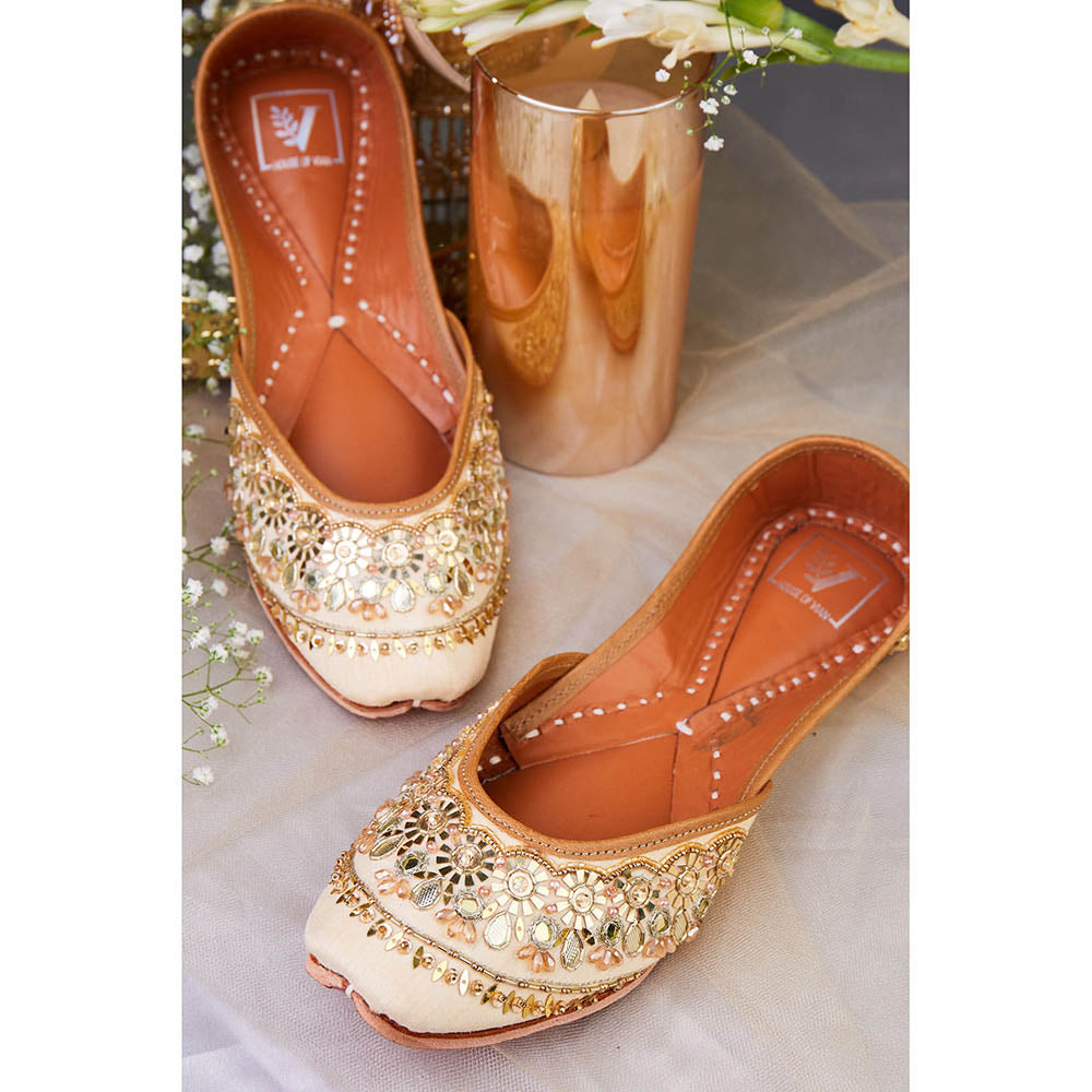 House of Vian Roshani Gold Juttis