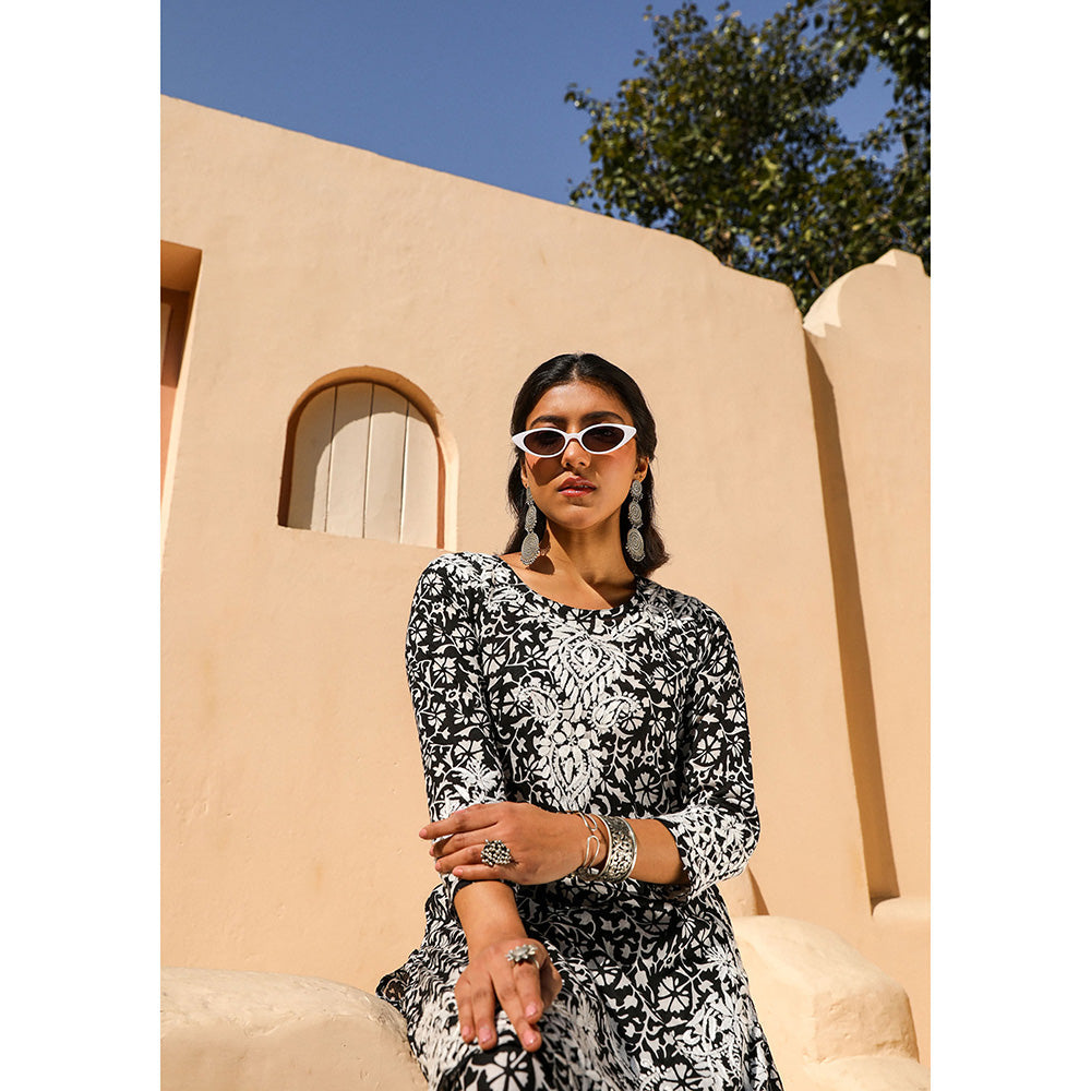 House of Chikankari Mulmul Chikankari Printed Womens Kurta with Pants-Black (Set of 2)