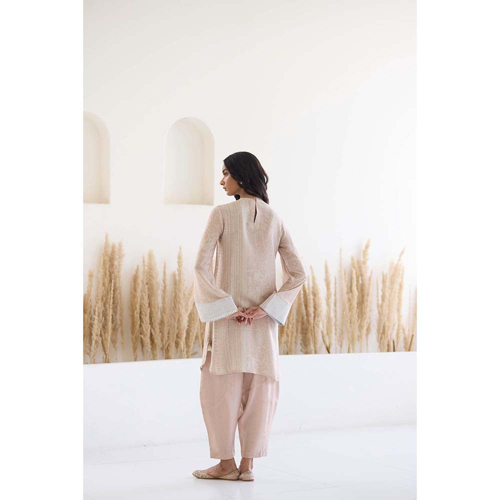 Inej Lakeer Beige Kashmiri Kurta with Pant (Set of 2)