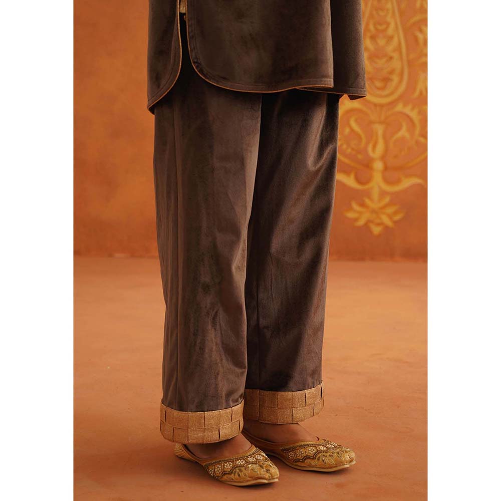 Inej Zeba Brown A Line Co-Ord (Set of 2)