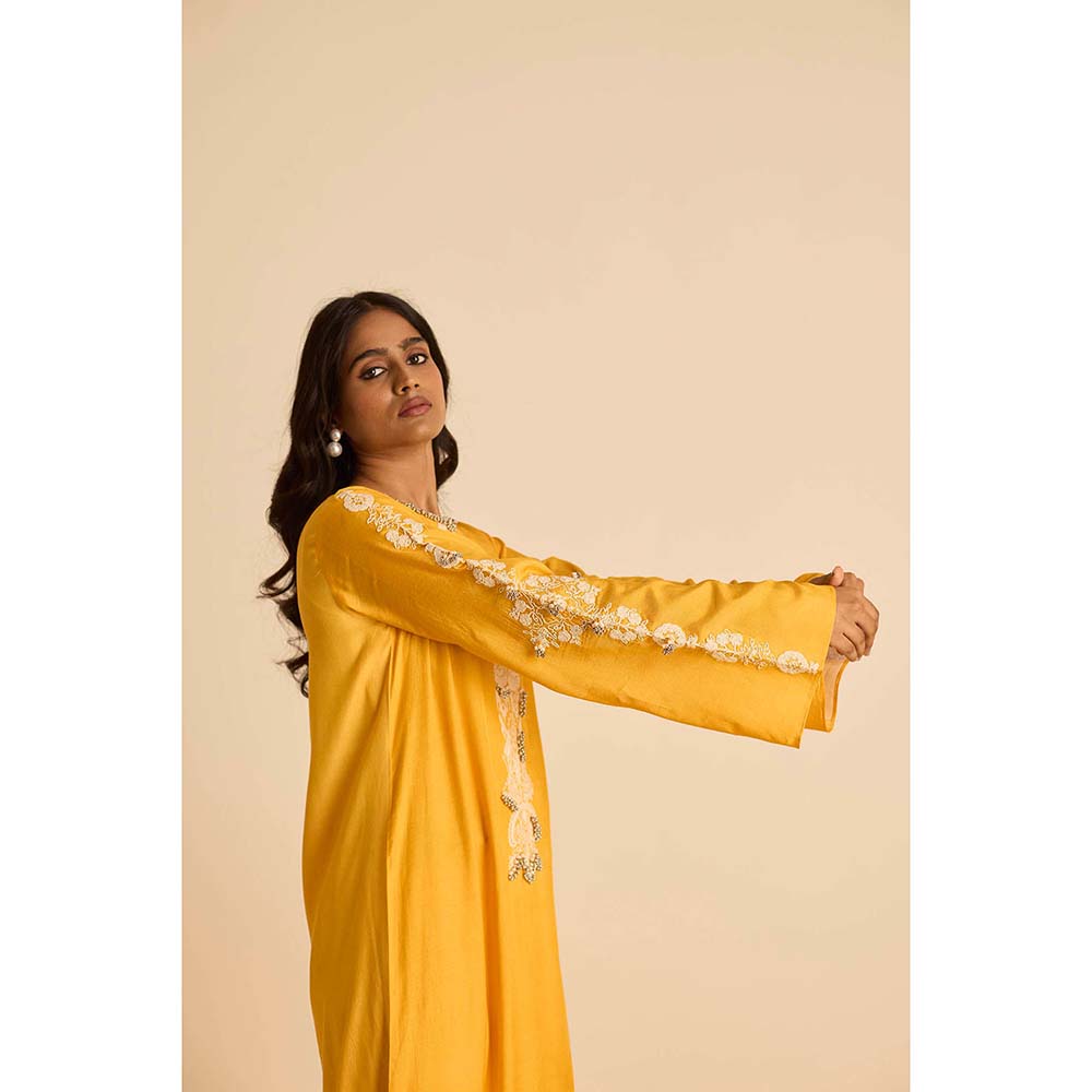 Inej Yellow Straight Kurta with Pant and Dupatta (Set of 3)