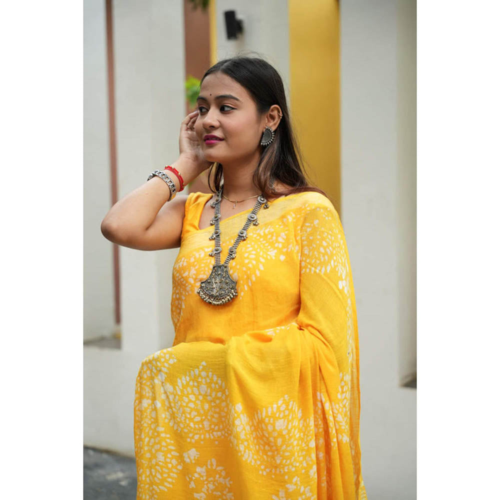 Isadora Life Womens Printed Tassels Yellow Pre-Draped Saree With Unstitched Blouse