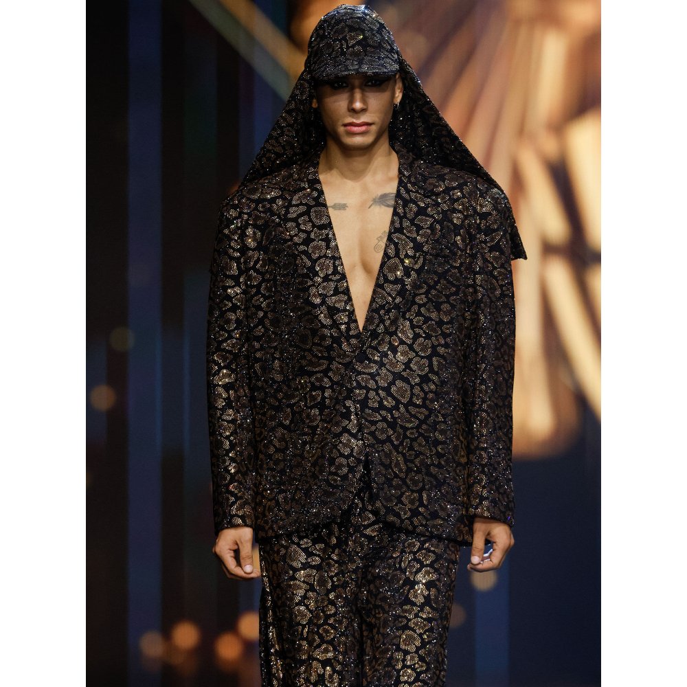 ITRH Boxy Chic Black Co-Ord (Set of 2)