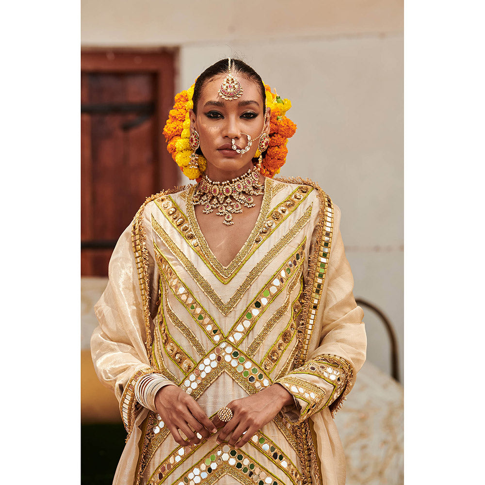 ITRH Cream Chaand Kurta with Pant and Dupatta (Set of 3)