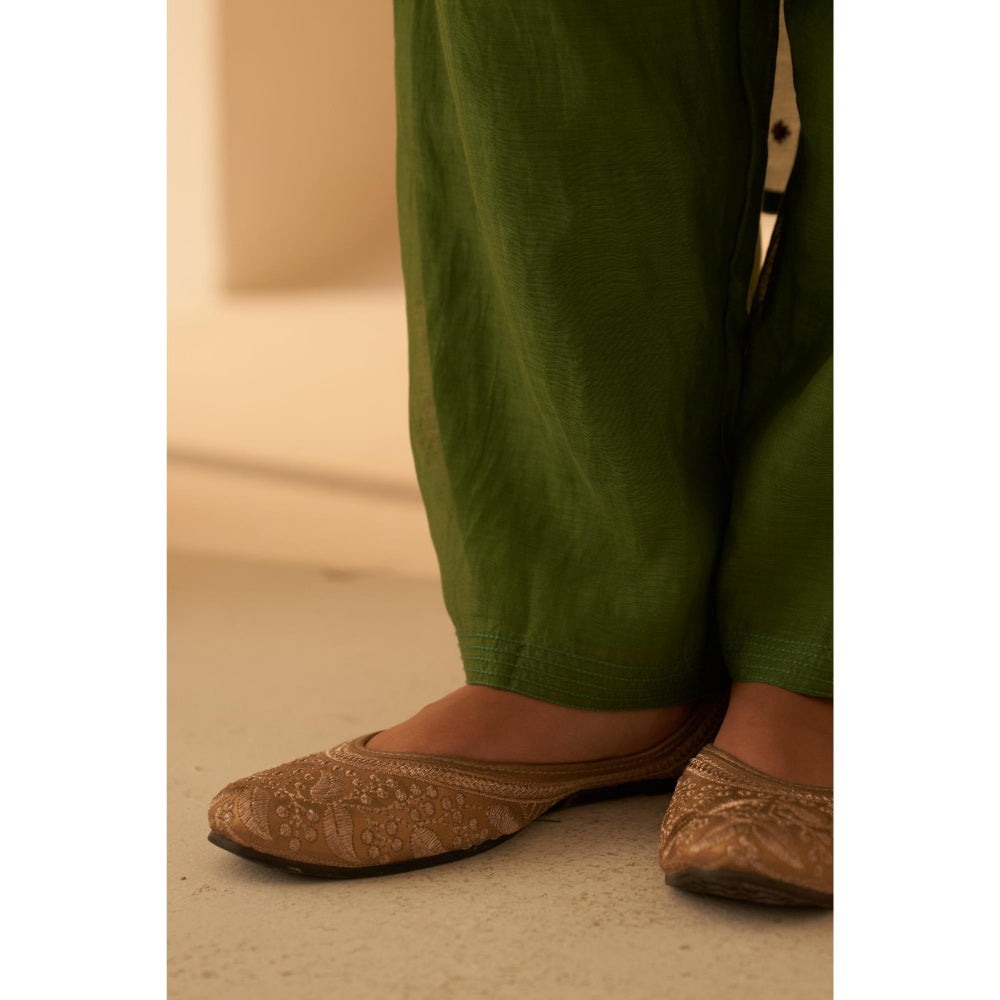 Janki India Elegant Green Embroidery Kurta with Pant and Dupatta with Slip (Set of 4)