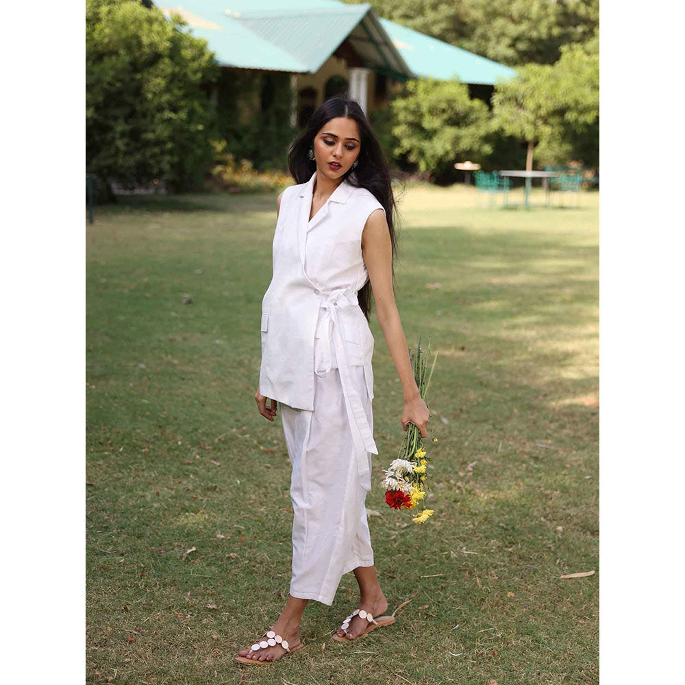 Kahani Lush White Overlay Co-Ord (Set of 2)