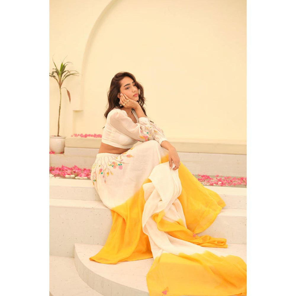 KAVANA Women White Sunehri Chanderi Lehenga with Stitched Blouse and Dupatta