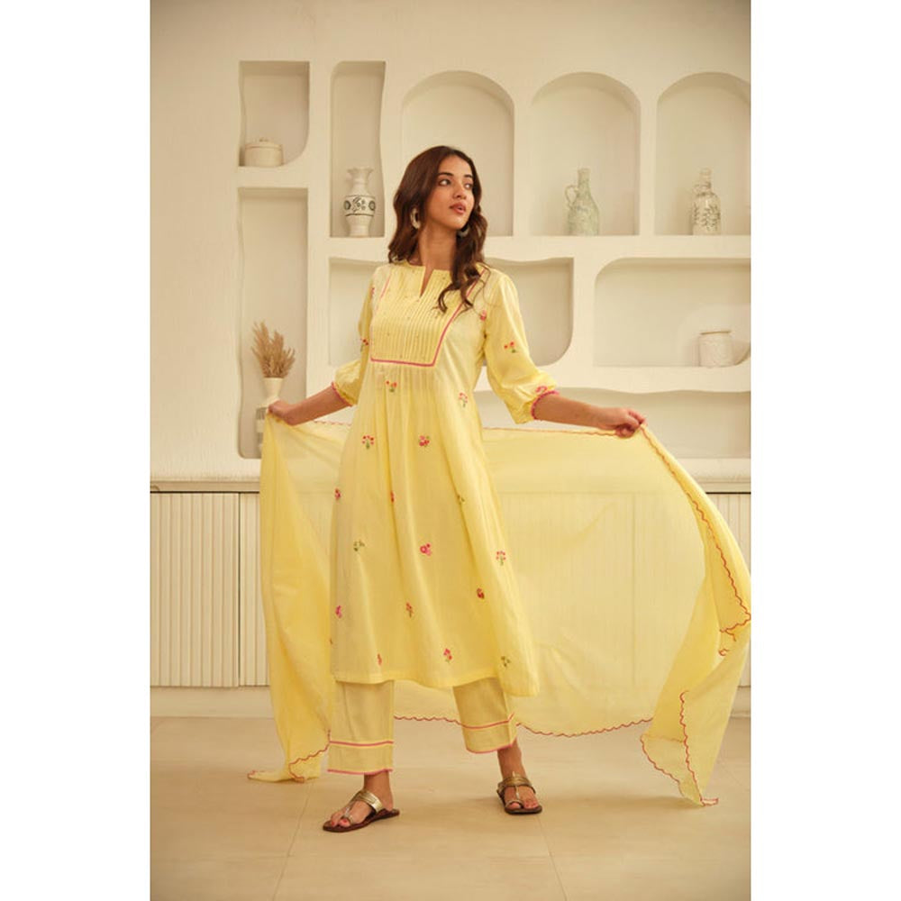 KAVANA Women Embroidered Lemon-Yellow Scalloped Cotton Dupatta
