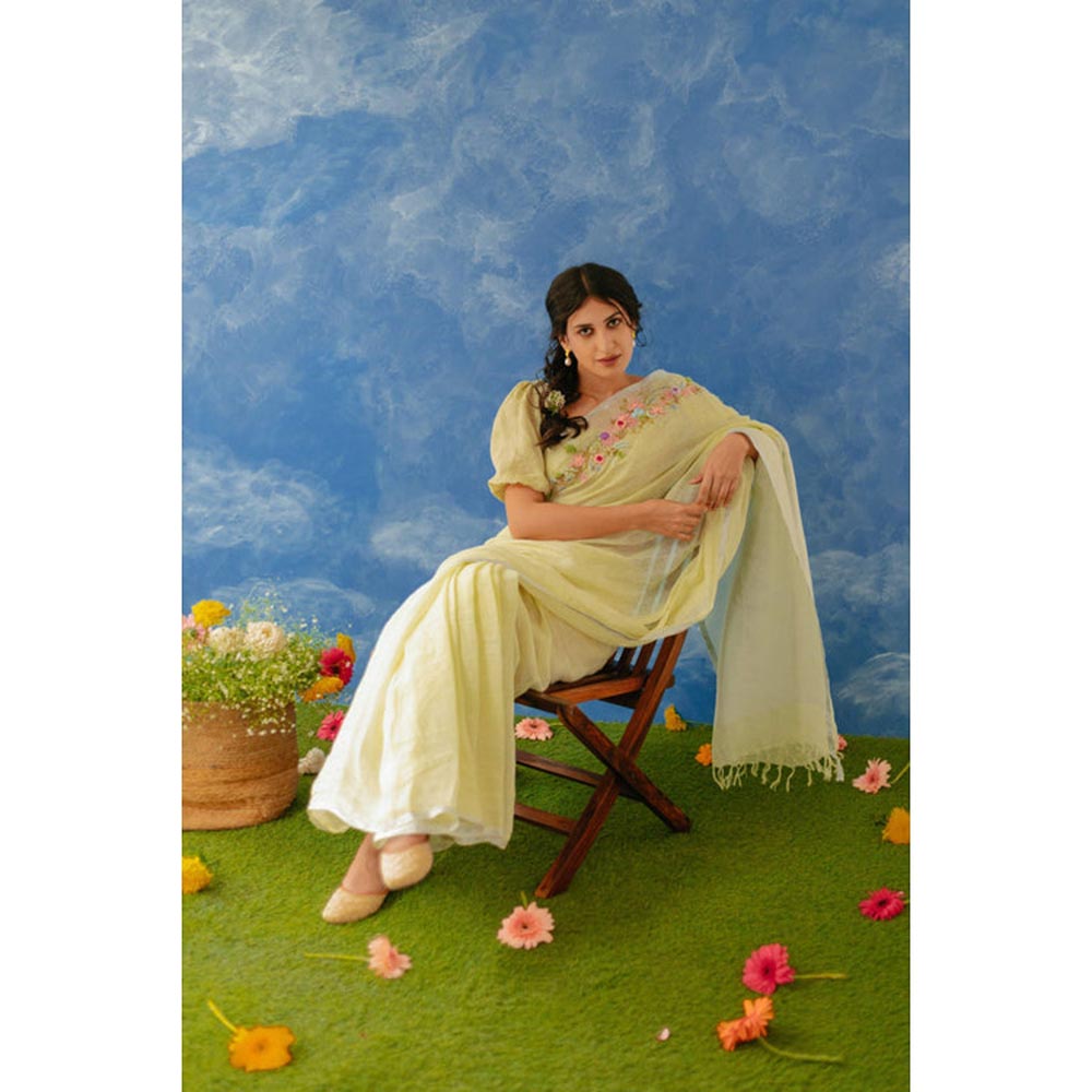 KAVANA Women Embroidered Green Aaftab Linen Saree