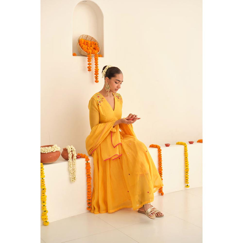 KAVANA Women Embroidered Yellow Sunehri Chanderi Kurta and Pant