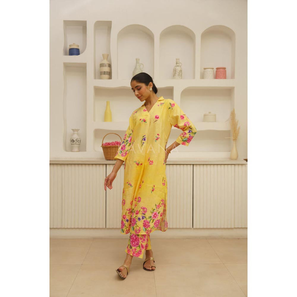 KAVANA Women Floral Kashvi Kurta with Pant