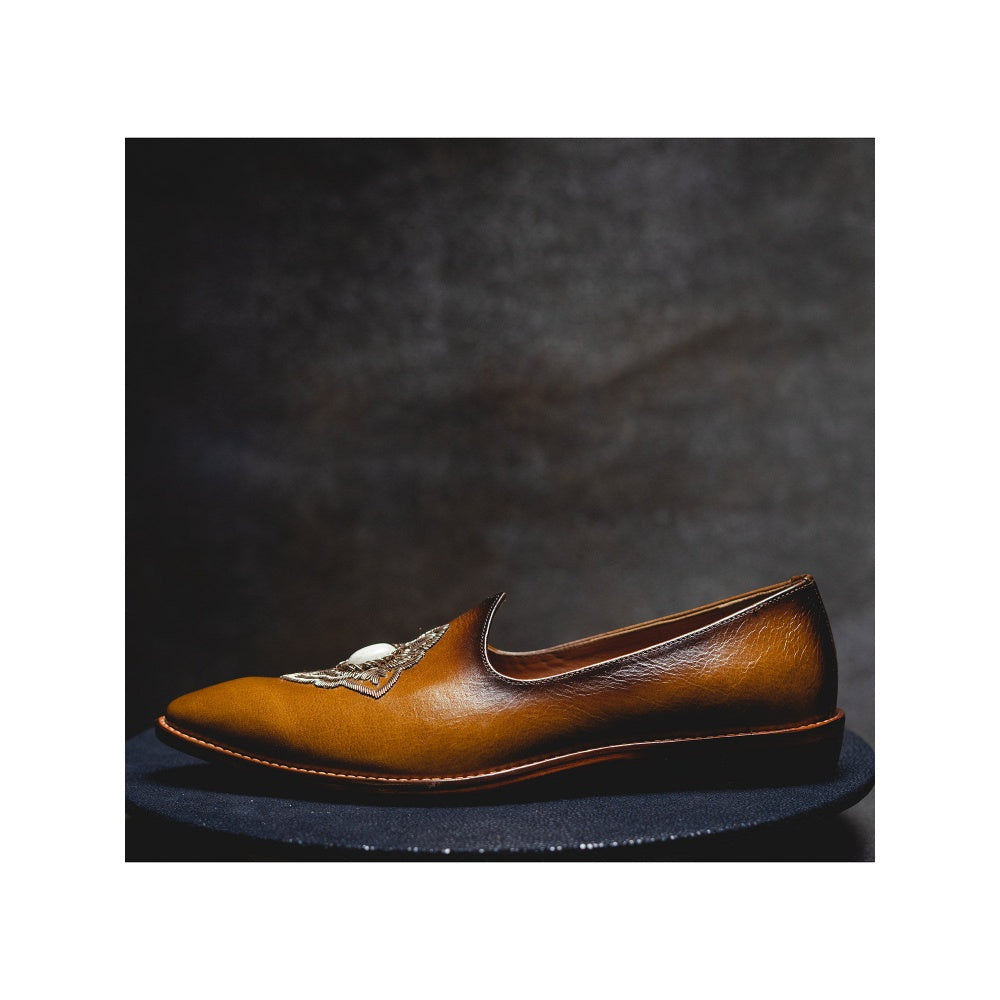 Kavith Sainaani Tan White Gem Jutti