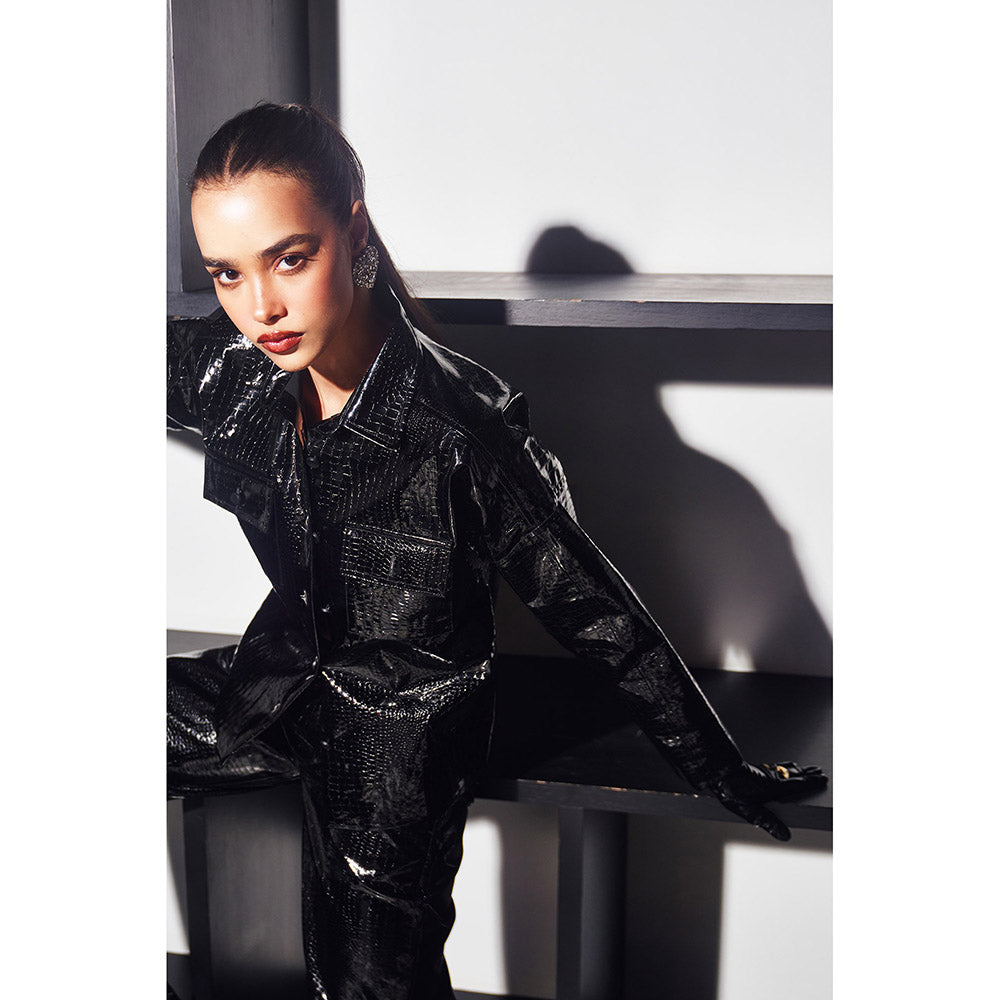 Kay Kay BY KKHUSHI SAHAII Women Collar Neck Black Co-Ord (Set of 2)