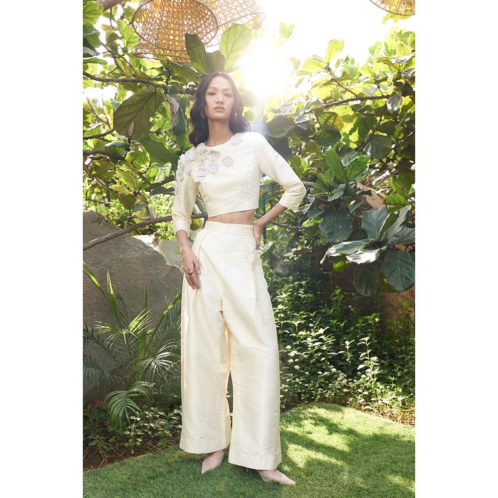 Kay Kay BY KKHUSHI SAHAII Off White Stella Floral Applique Co-Ord Set
