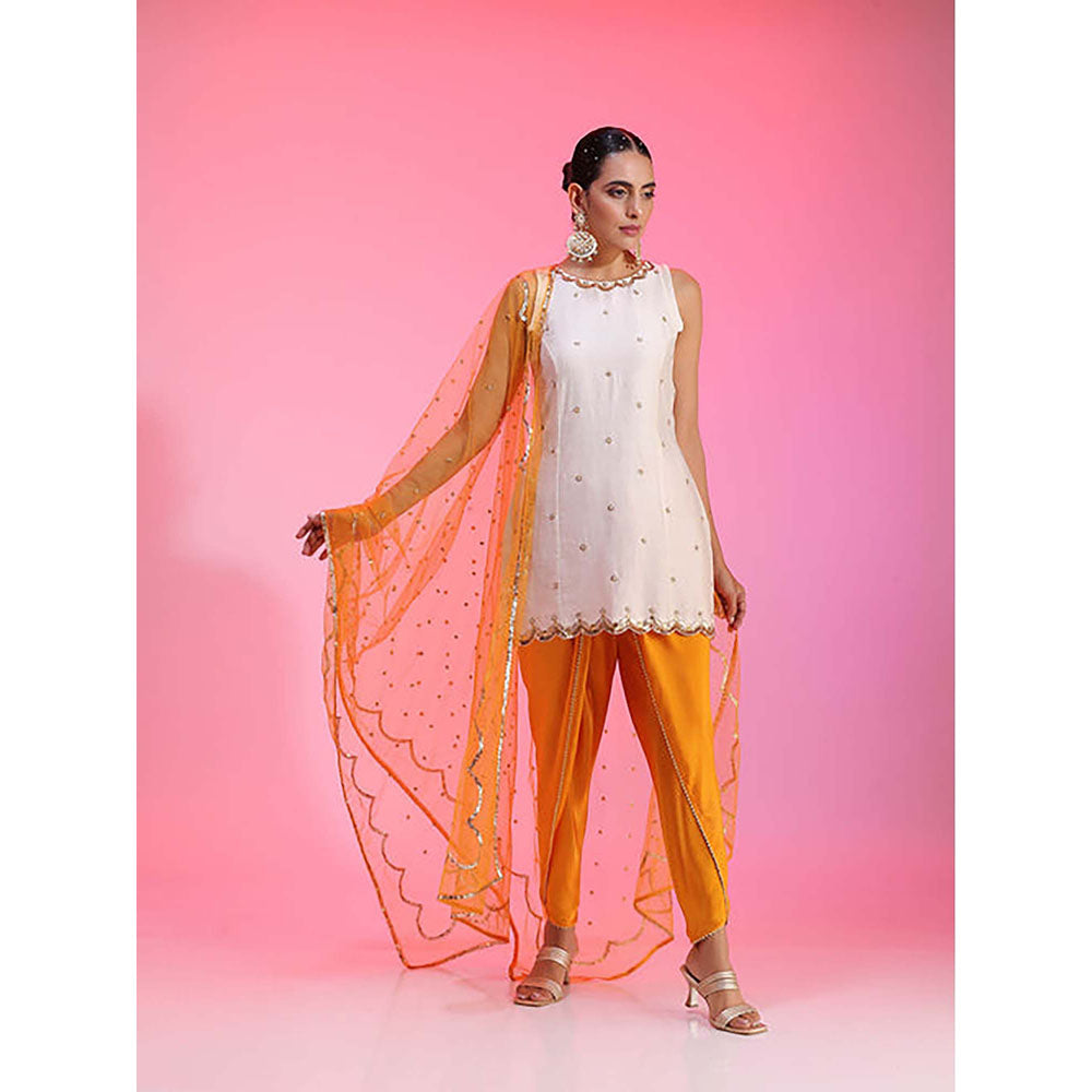 Kudi Pataka Designs Kamya Kurti with Pants and Dupatta