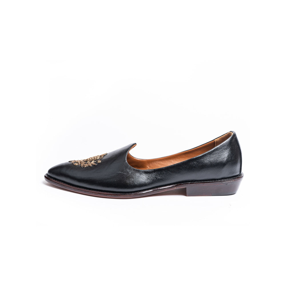 Kavith Sainaani Black Leather Embroidered Jutti