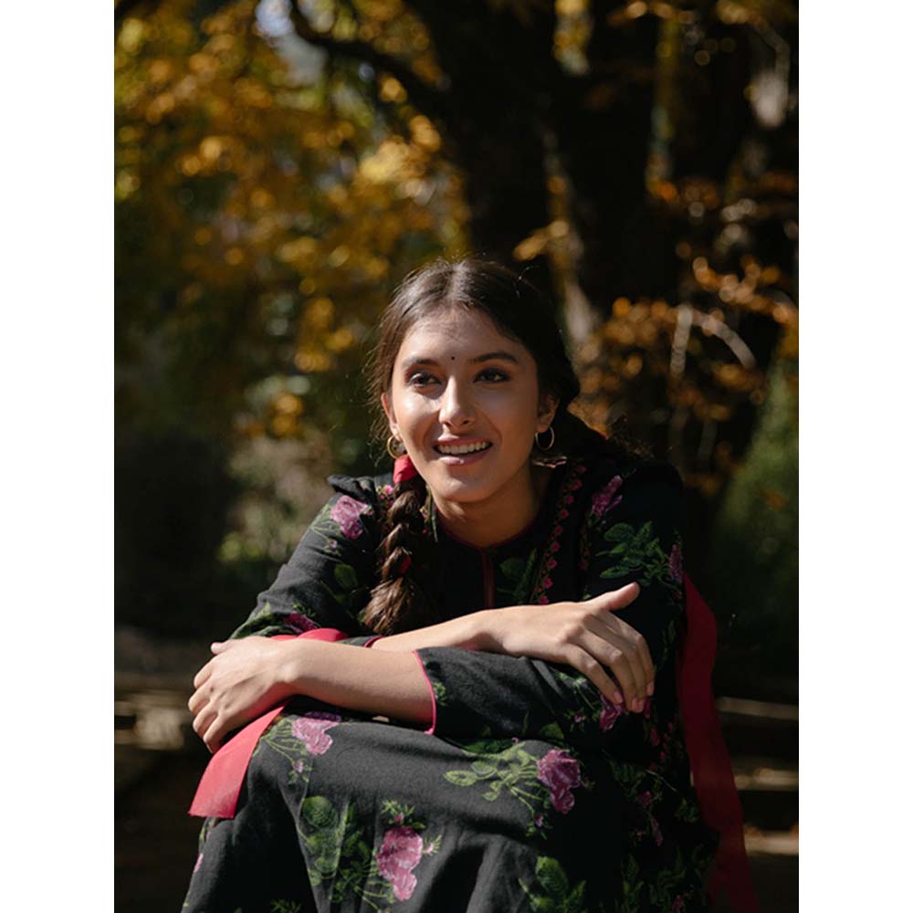 Label Earthen Women Black Floral Kurta with Pant (Set of 2)