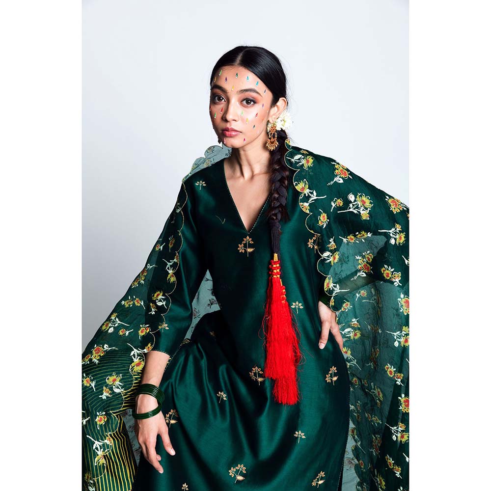 Label Earthen Women Green Embroidered Kurta with Pant & Dupatta (Set of 3)