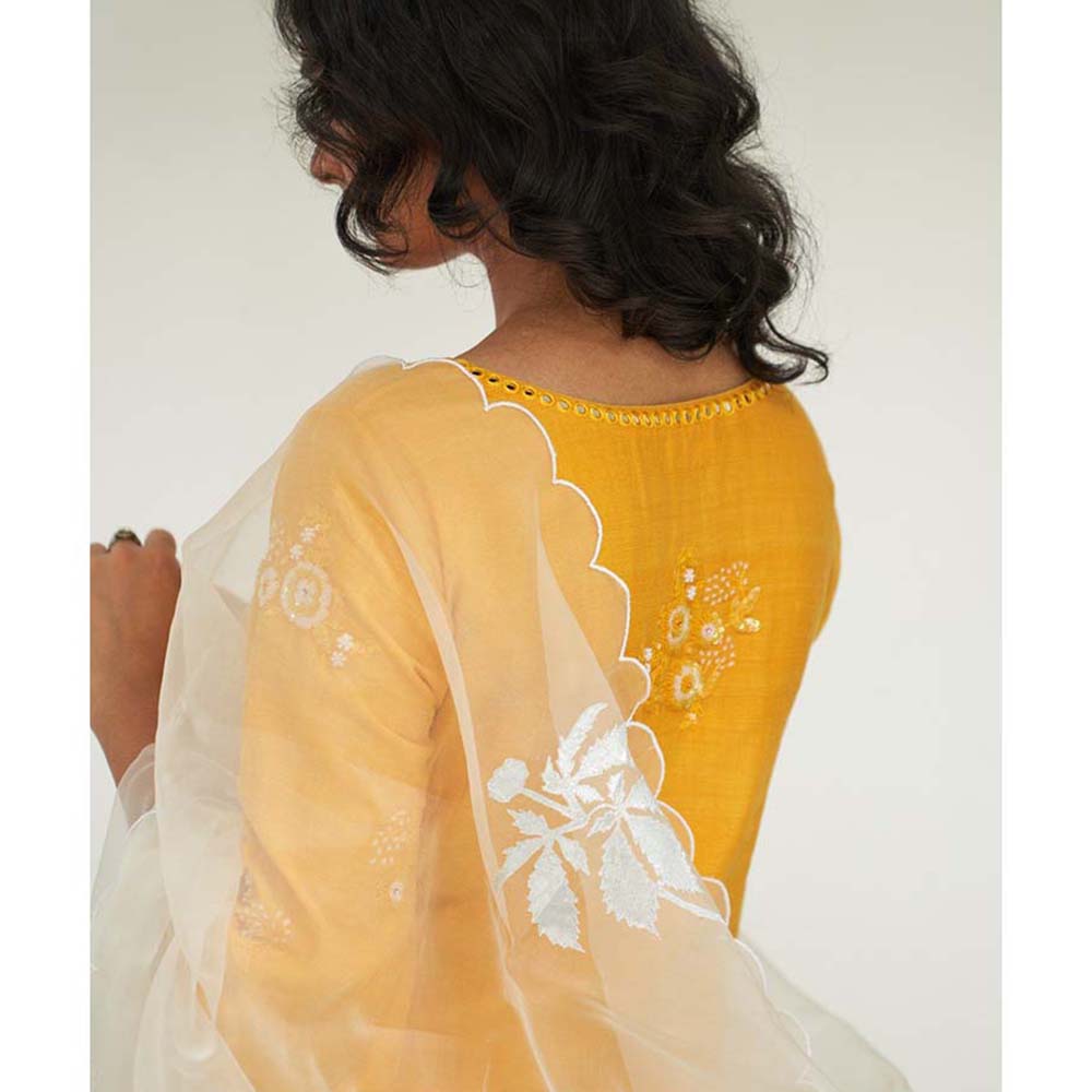 Label Earthen Gul Genda Embroidered Kurta Pant with Dupatta (Set of 3)