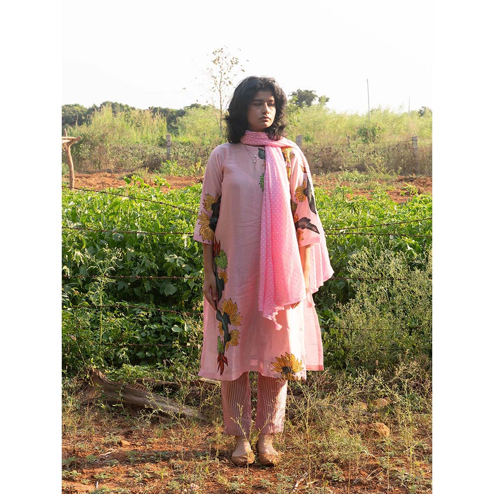 Label Earthen Pink Chanderi Embroidery Detailing Kurta and Trouser (Set of 2)