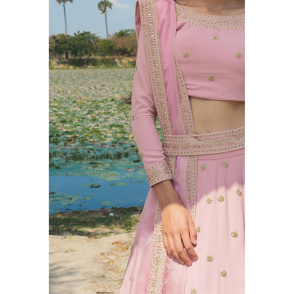 LABEL KIARSH Pastel Pink Lehenga with Embellished Waist Belt (Set of 4)