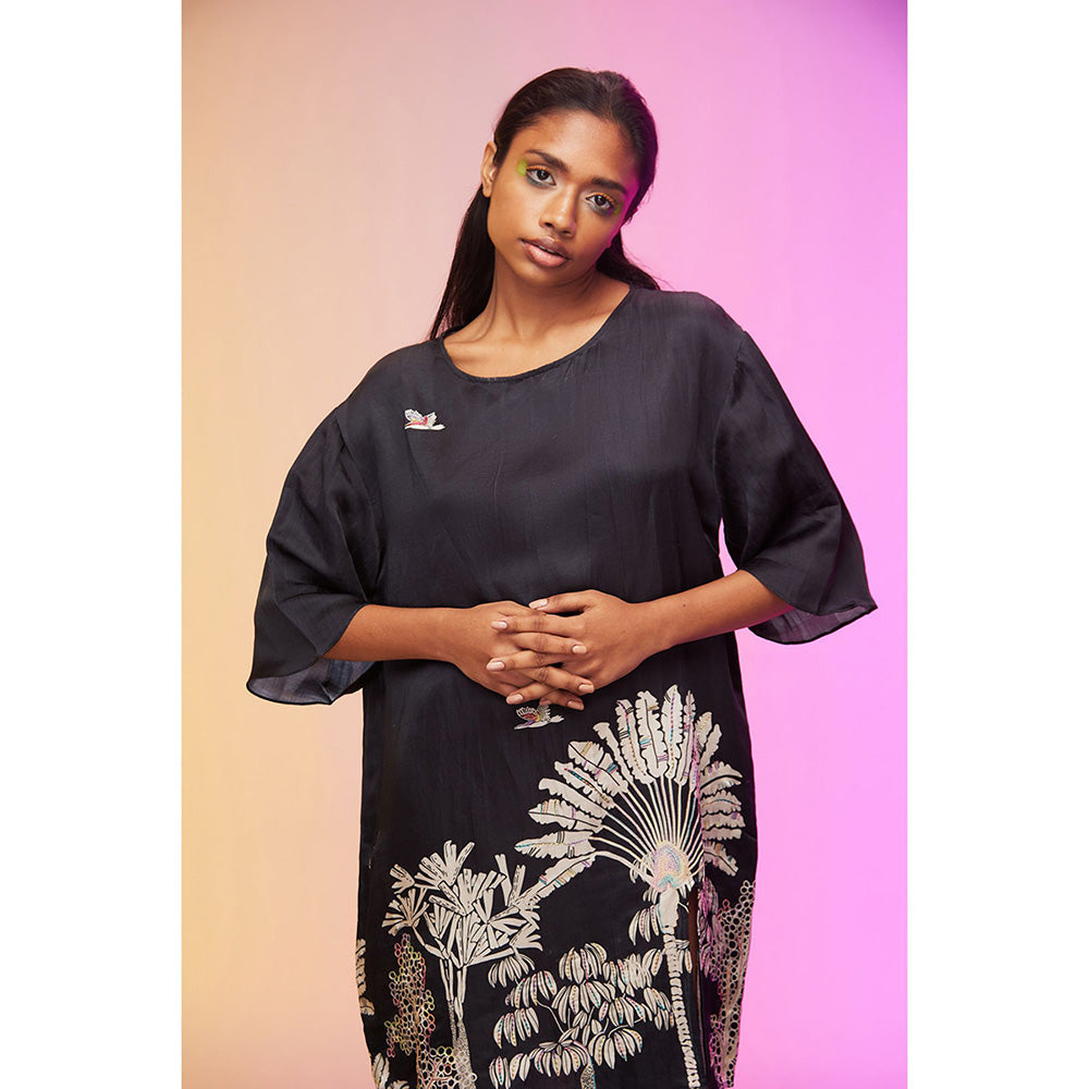 Label SOUS Navy Blue Minimalist Casual Dress