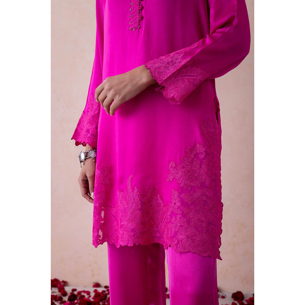 LABEL NAARITI Malika Pink Kurta with Pant (Set of 2)