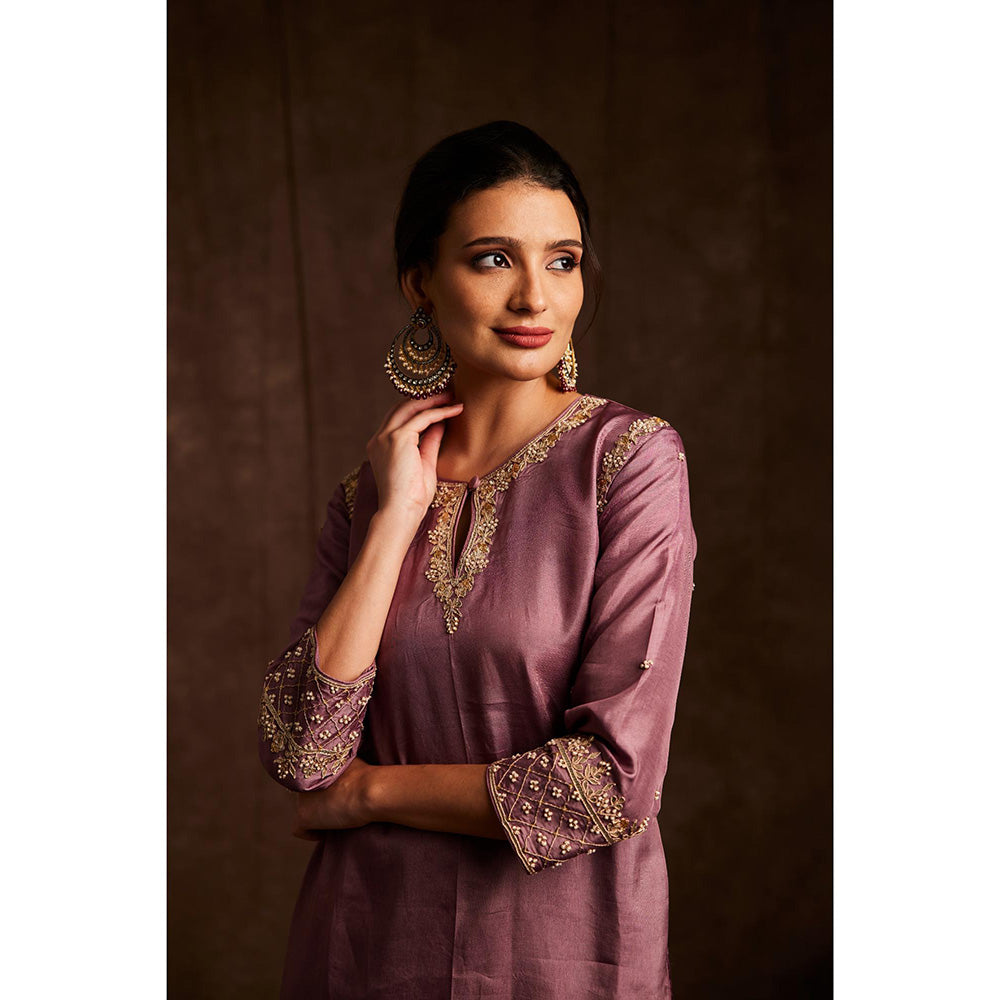 Label Gayatri Bishnoi Onion Pink Gota Dori Kurta with Pant (Set of 2)