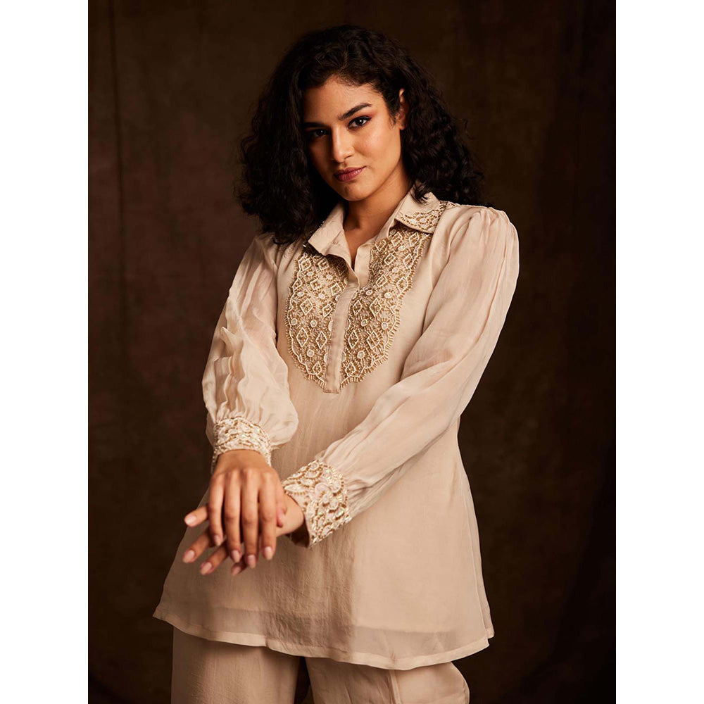 Label Gayatri Bishnoi Off White Co-Ord (Set of 2)