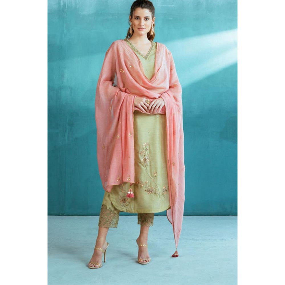 MANDIRA WIRK Women Chanderi Green Kurta with Pant and Dupatta
